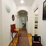 Apartamento Unique Spacious Classic Three Bedroom Midtown ! Billiard !
