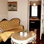 Apartamento Unique Spacious Classic Three Bedroom Midtown ! Billiard ! *