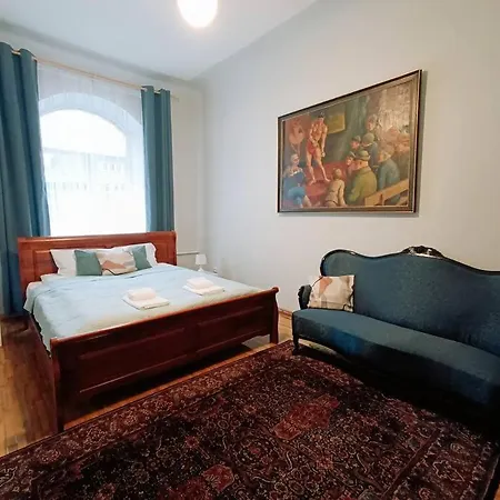 Unique Spacious Classic 3 Bedroom Midtown ! Billiard ! 公寓