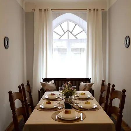 Unique Spacious Classic Three Bedroom Midtown ! Billiard !