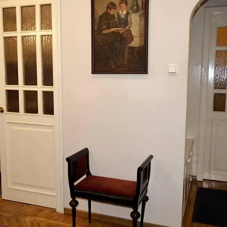 דירה Unique Spacious Classic 3 Bedroom Midtown ! Billiard ! *