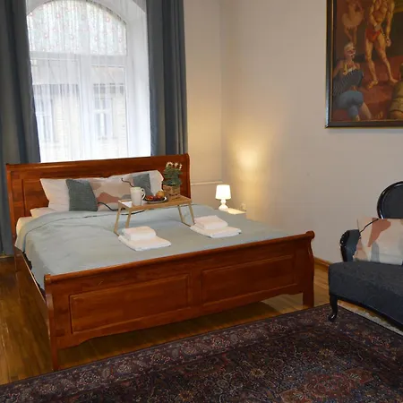 Apartment Unique Spacious Classic Three Bedroom Midtown ! Billiard ! Riga