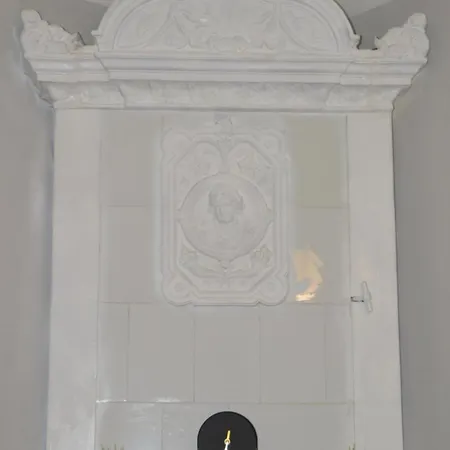 Unique Spacious Classic 3 Bedroom Midtown ! Billiard ! * Рига