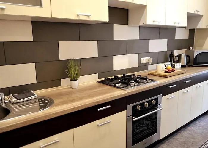 Unique Spacious Classic Three Bedroom Midtown ! Billiard ! * Riga