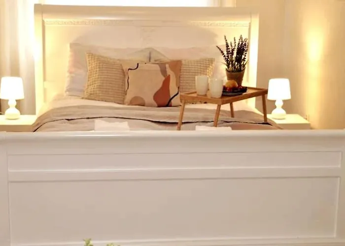 Unique Spacious Classic Three Bedroom Midtown ! Billiard ! Apartment