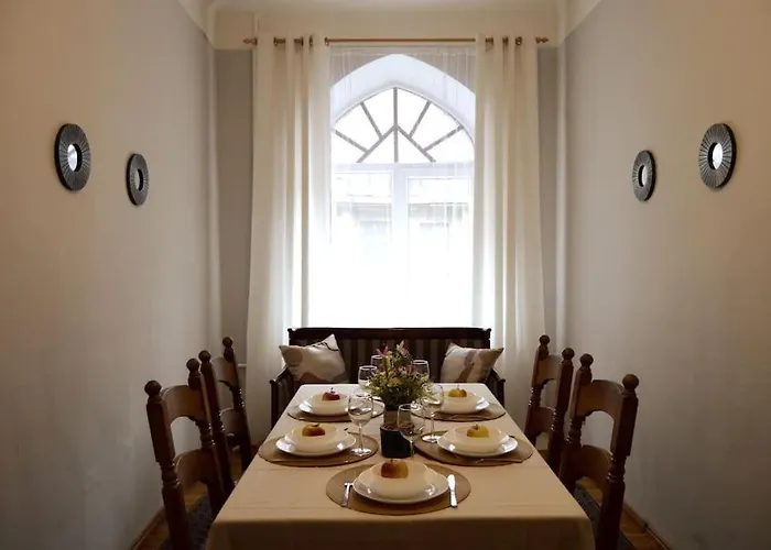 Unique Spacious Classic Three Bedroom Midtown ! Billiard !