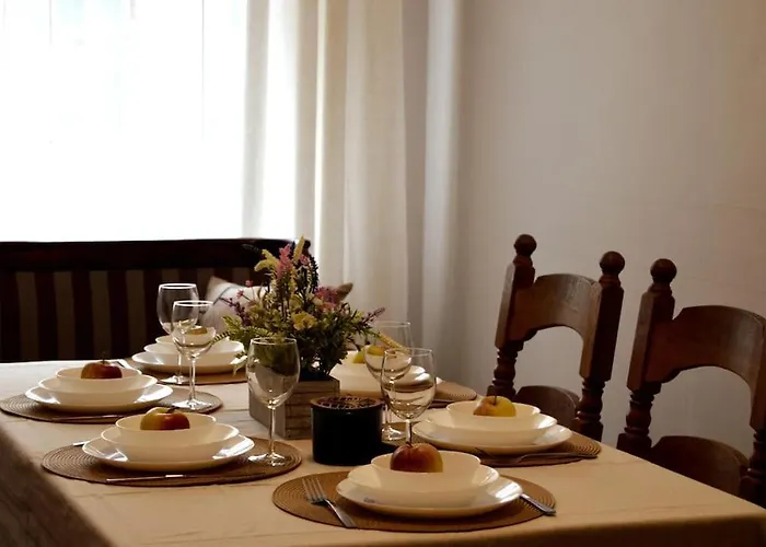 Apartment Unique Spacious Classic Three Bedroom Midtown ! Billiard ! *