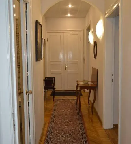 Unique Spacious Classic Three Bedroom Midtown ! Billiard ! *