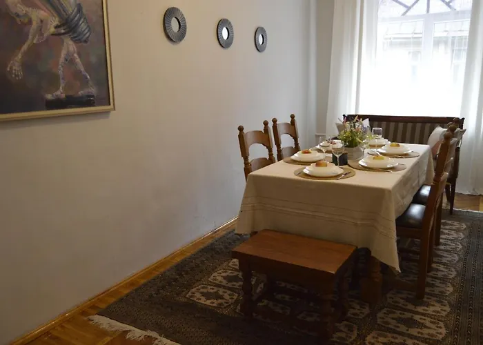 Unique Spacious Classic Three Bedroom Midtown ! Billiard ! * Riga