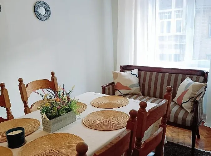 Apartment Unique Spacious Classic Three Bedroom Midtown ! Billiard ! Riga