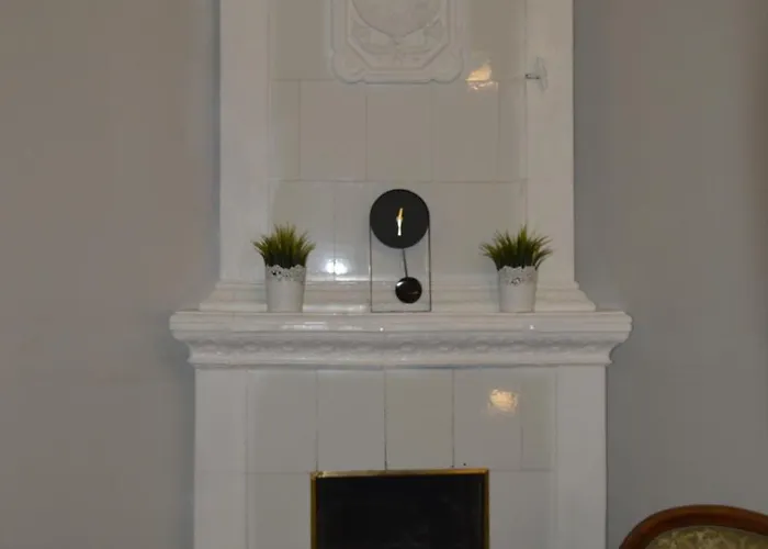 Unique Spacious Classic Three Bedroom Midtown ! Billiard ! *