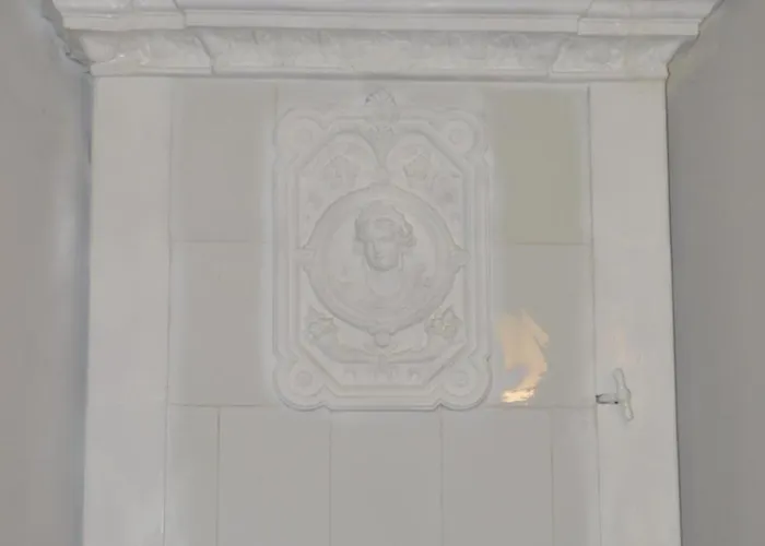 Unique Spacious Classic Three Bedroom Midtown ! Billiard ! * Riga