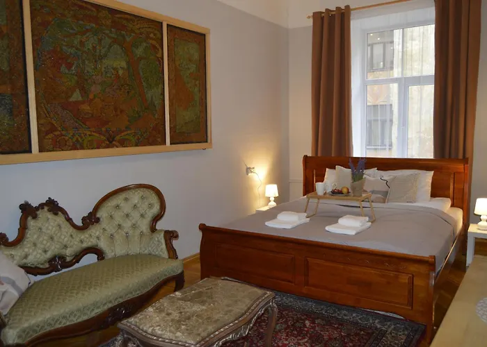 Apartment Unique Spacious Classic Three Bedroom Midtown ! Billiard ! Riga