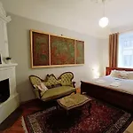 Unique Spacious Classic Three Bedroom Midtown ! Billiard ! Appartement