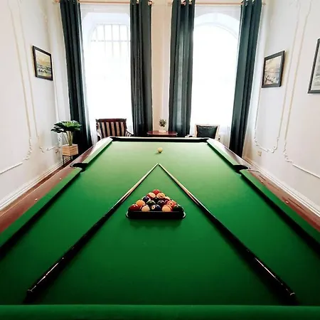 Unique Spacious Classic 3 Bedroom Midtown ! Billiard ! * Riga