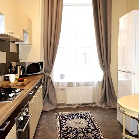 Unique Spacious Classic Three Bedroom Midtown ! Billiard ! *