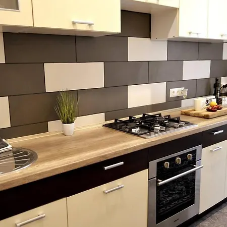 Unique Spacious Classic Three Bedroom Midtown ! Billiard ! * Riga