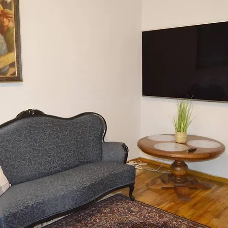 Unique Spacious Classic Three Bedroom Midtown ! Billiard !