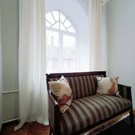 Unique Spacious Classic Three Bedroom Midtown ! Billiard !